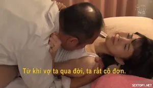 đến nhà đồng nghiệp chơi thì phát hiện bà xã anh ta là bồ cũ